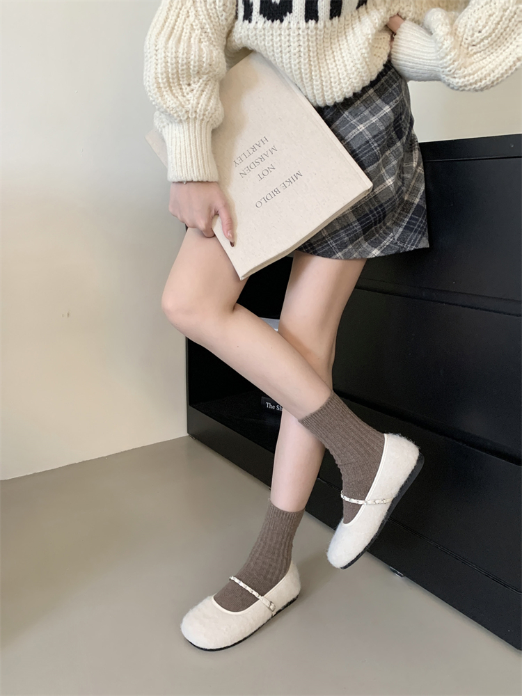 Chanel Style Grandma Shoes Women 2024 Autumn Winter New Velvet Soft Sole Mary Jane Flats Metal Chain Fur Shoes - Image 2